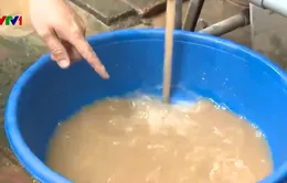 Bỏ tiền mua nước sạch nhưng nhận nước cặn đục, ''màu y phù sa"