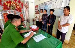 Tài xế taxi, thợ cắt tóc đánh bạc giữa hoa viên TP Buôn Ma Thuột