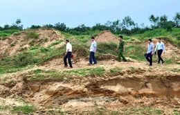 Khởi tố 12 cát tặc khai thác cát trái phép trên sông Chu