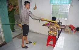 Thực nghiệm hiện trường vụ cháu trai đánh bà nội ngã gục để cướp vàng