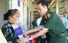 Bộ Chỉ huy Quân sự tỉnh Kiên Giang bàn giao 100 căn nhà xóa nhà tạm, dột nát
