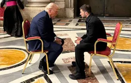Cuộc gặp chớp nhoáng giữa ông Trump và ông Zelensky bên lề tang lễ Giáo hoàng Francis