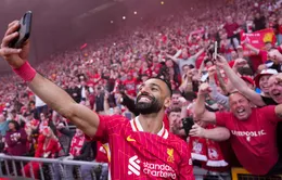 Liverpool mở hội với chức vô địch Ngoại hạng Anh đầy ngạo nghễ
