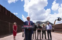 Đánh dấu 100 ngày nắm quyền, ông Trump ký sắc lệnh lập danh sách 'thành phố trú ẩn'