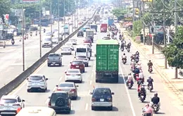 Du khách ùn ùn kéo về Bà Rịa - Vũng Tàu ngày đầu nghỉ lễ