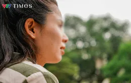 Niềm vui ngày trở về: Cô gái trẻ đón chờ giây phút đặc xá