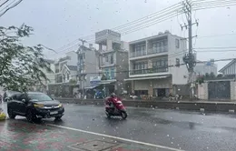 Thời tiết đêm 4/5: Cẩn trọng với mưa dông kèm thời tiết cực đoan