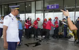 Tai nạn nghiêm trọng ở Sân bay quốc tế Manila: Ô tô lao vào giữa nhà ga khiến trẻ 4 tuổi thiệt mạng
