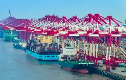 Mặc "bão" thuế quan, xuất khẩu của Trung Quốc vẫn tăng vượt dự báo