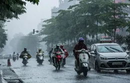 Không khí lạnh tràn về, Bắc Bộ và Bắc Trung Bộ mưa dông mạnh, trời chuyển mát