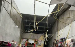 Tuyên Quang: Hơn 40 nhà dân bị sập, tốc mái do dông lốc mạnh