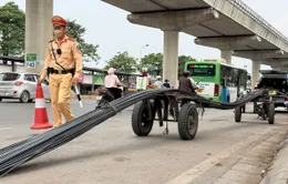 Hà Nội: Xử lý gần 250 triệu đồng vi phạm liên quan xe tự chế, chở hàng cồng kềnh