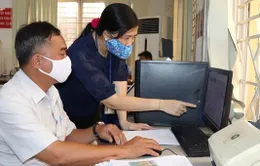 Không có bằng chính quy, công chức xã có bị tinh giản biên chế khi sắp xếp?