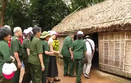 Hành trình về làng Sen - Hành trình tri ân