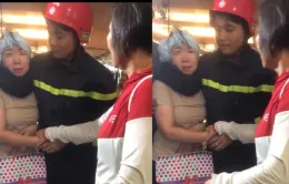 Giải cứu người phụ nữ mắc kẹt trong thang máy