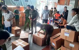 Phát hiện gần 8 tấn sữa, thực phẩm chức năng không rõ nguồn gốc, không hóa đơn chứng từ