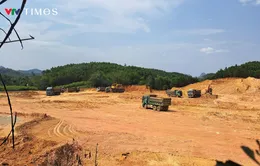 Xe tải chở đất gây bụi mù mịt, mất an toàn tại thị trấn Chợ Chu (Thái Nguyên)