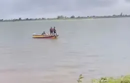 Tìm thấy thi thể 2 mẹ con bị đuối nước trên sông Hồng ở Thái Bình