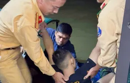 Kịp thời cứu sống nam thanh niên đuối nước trên sông Đuống