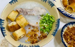 Món ngon Hà Nội gây thương nhớ: Cháo sườn quẩy giòn tại nhà