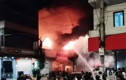 Cháy cửa hàng phụ tùng xe máy điện, nhiều tài sản bị thiêu rụi