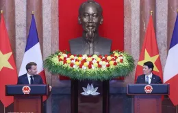 Chủ tịch nước Lương Cường và Tổng thống Pháp Emmanuel Macron gặp gỡ báo chí