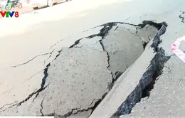 Xuất hiện vết nứt dài hơn 50m ở trung tâm thành phố Gia Nghĩa, Đắk Nông