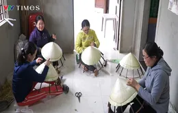 Giữ hồn quê qua vành nón lá
