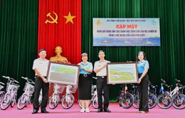 Hội Liên hiệp phụ nữ tỉnh Cà Mau mang yêu thương đến đảo xa