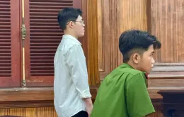 Đi xe máy tự ngã khiến bà ngoại tử vong, nam thanh niên lĩnh án