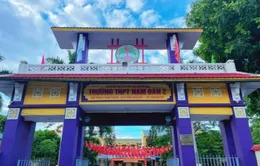 Nghệ An: Đình chỉ thầy giáo coi thi phát ngôn “Học chi cho lắm rồi cũng đi làm công nhân”