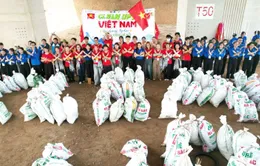 Hơn 200.000 tình nguyện viên tham gia nhặt rác trong chiến dịch “Clean Up Việt Nam”