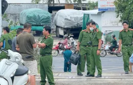 Hai người tử vong khi cố băng qua đường sắt có gác chắn cảnh báo