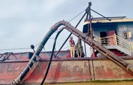 Hà Nội: Phát hiện phương tiện hút cát lậu cực tinh vi, giấu thiết bị dưới mặt nước
