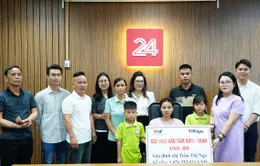 Gặp mặt, trao quà động viên gia đình chị Trần Thị Nga vượt qua nghịch cảnh