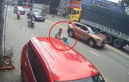 Bắt khẩn cấp đối tượng hành hung nữ tài xế xe ôm công nghệ giữa đường