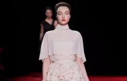 Bay bổng và lãng mạn của thiên nga Nina Ricci