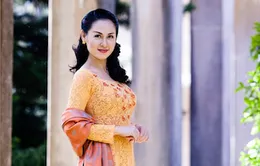 BTV Thúy Hằng rạng rỡ trước ống kính