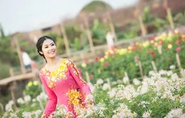 Hoa hậu Ngọc Hân xinh tươi giữa vườn hoa Bách Nhật