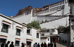 Thăm cung điện cao nhất thế giới- Potala