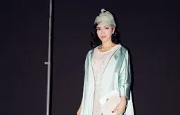 Lý Nhã Kỳ làm quý tộc trong show thời trang nước ngoài