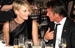 Charlize Theron và Sean Penn tính chuyện nhận con nuôi