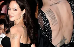 Các con của Angelina Jolie mê mẩn hình xăm
