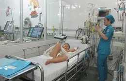 Cấp cứu thành công một trẻ bị sốc sốt xuất huyết nặng