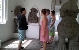 Chấn chỉnh tình trạng hướng dẫn viên du lịch "chui"