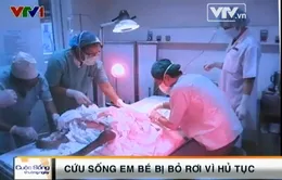 Cứu sống bé gái bị bỏ rơi, suýt chết trong rừng