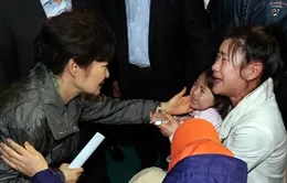 Cứu được bé gái gia đình Việt - Hàn trong vụ chìm phà Sewol