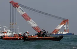 Đội cứu hộ có thể sử dụng thiết bị điều khiển từ xa của Mỹ để tiếp cận phà Sewol