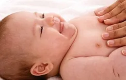 Cách massage giúp bé ngủ ngon