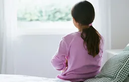 Tự kỷ bắt đầu biểu hiện trong 3 năm đầu đời của trẻ